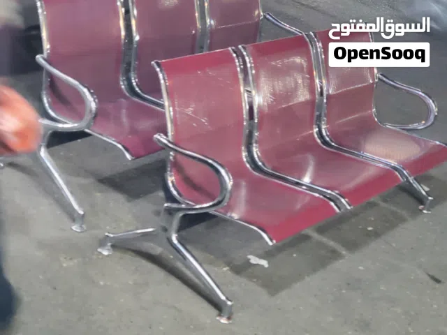 كراسي انتظار مستخدم شبه جديد حجم كبير