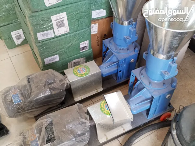 ماكنة صنع اعلاف الدواجن بلت الطاقة الإنتاجية من 90 الى 130 كغم/ ساعة