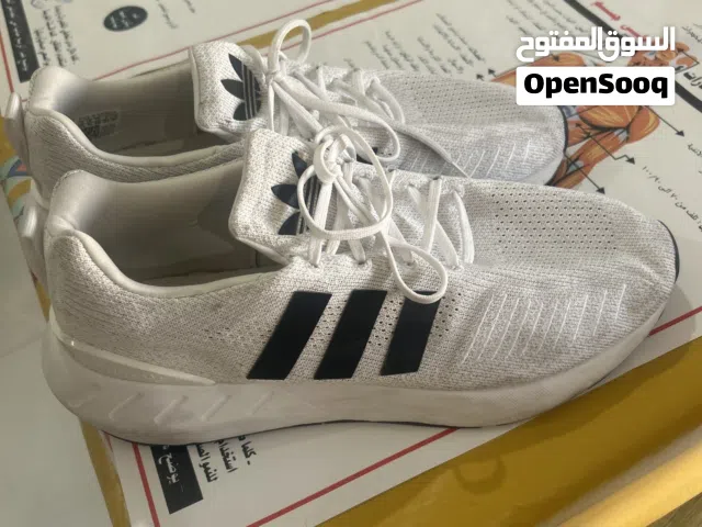 بوت اديداس