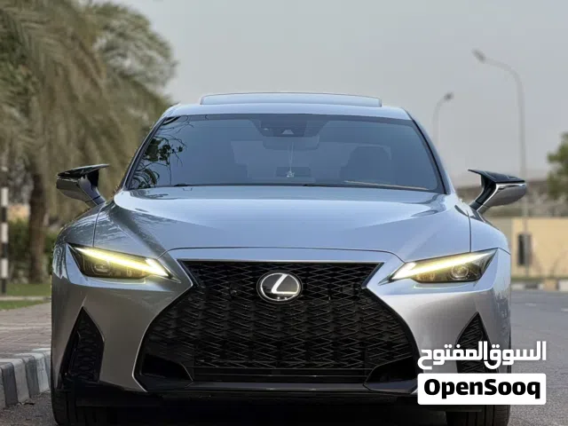لــكــزس IS 350 F-SPORT حـادث جـداً بـسـيـط والـسـيـارة فـي قـمـة الـنـظـافـة