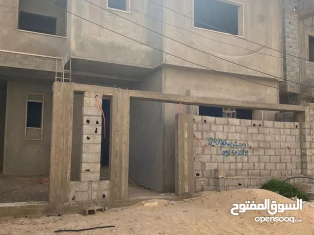 400 m2 More than 6 bedrooms Townhouse for Sale in Tripoli Al-Serraj