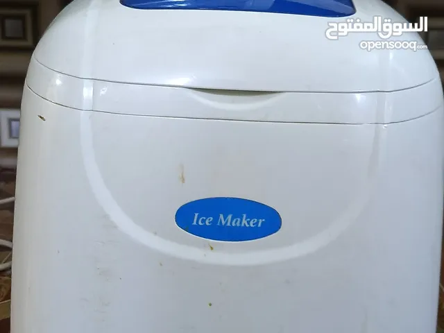 اله صنع الثلج جديده بس بيها نقص غاز لأن تركناها فتره