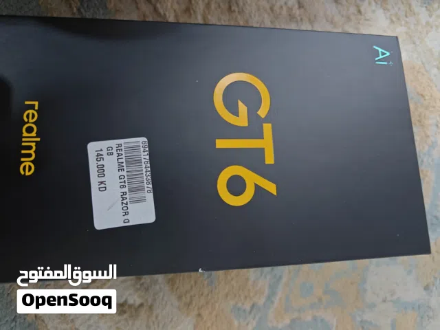 Triple Rear camera: 50 MP (f/1.7, wide) + 50 MP (f/2.0, telephoto) + 8 MP (f/2.2, ultrawide)