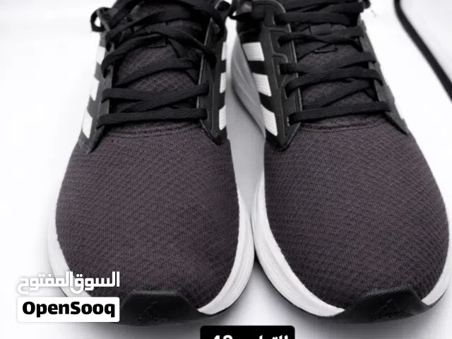 Adidas Running القياس 43  القطعة أصلية على الضمان  السعر :30000