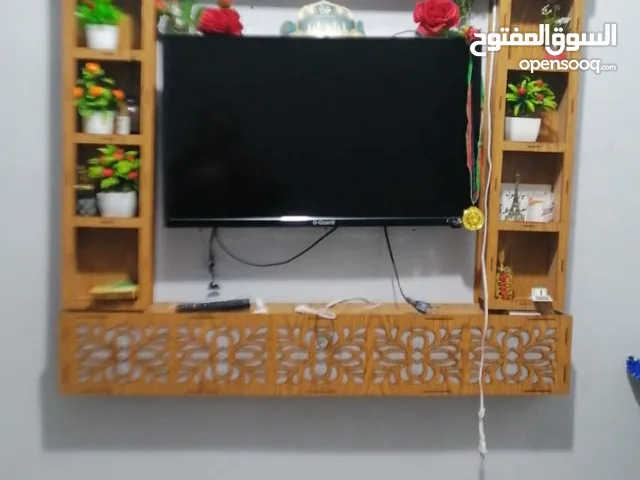 شاشه تلفاز 32 انش معه ديكور p1080
