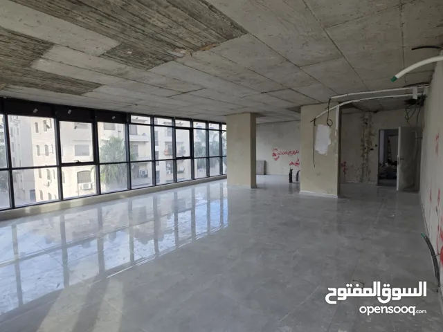 مكتب للإيجار