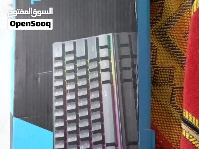 كيبورد من نوع magegee مضيئ وماوس جيمنج مضيئ سلك وماوس باد للماوس