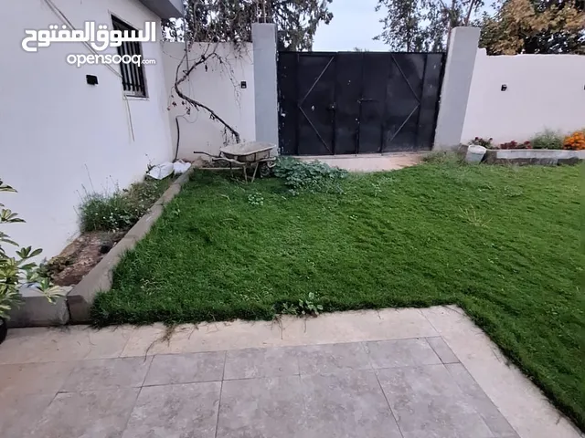 1 m2 2 Bedrooms Townhouse for Rent in Tripoli Ain Zara