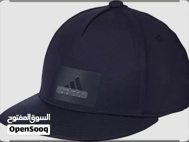 هذه قبعة اديداس زرقاء اللون من مجموعة زد إن إي، وتتميز بشعار مطبوع على رقعة مربعة في الأمام. [1]  تت