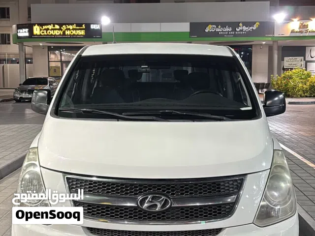 2014 هيونداي H1 Standard