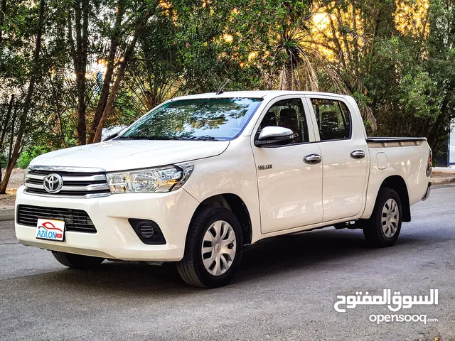 FOR SALE TOYOTA HILUX 2019 (MT) GEARBOX pickup Double cabin Model - 2019 Mileage - 135000 Kms