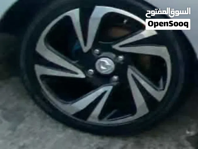 إطارات مستعملة مقاس 16 لليل السيارات من علامة أخرى