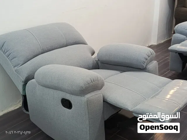 #كرسي #ريكلاينر فاخر اجنبي     يفتح سرير كامل   للاسترخاء وهزاز ودوار مريح بشكل خرافي بحالة الجديد