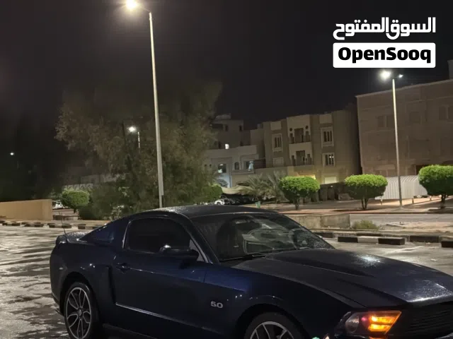 للبيع او للبدل مع لاند او سفاري موستنق 2010