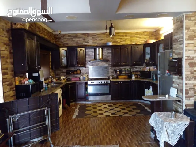 195 m2 3 Bedrooms Apartments for Sale in Amman Um Uthaiena Al Gharbi