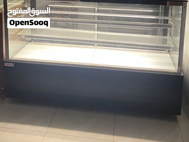 تلاجة عرض حلويات ولحوم