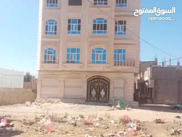 عماره عادهي مشفره خمسه دور وملحق وطيرمانه وكل دور يتكون من شقتين وفتحات تجاريه وقرش سيارة