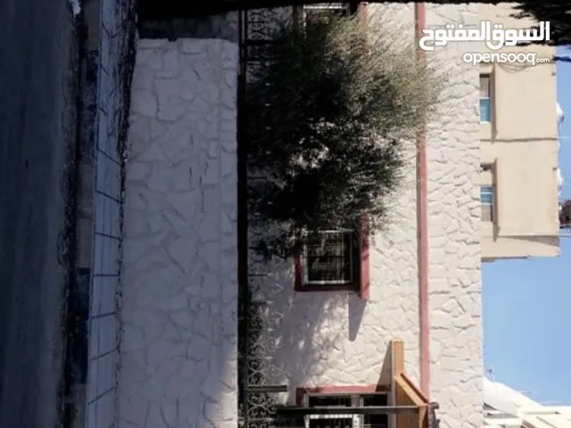 300 m2 5 Bedrooms Townhouse for Sale in Zarqa Al Zarqa Al Jadeedeh