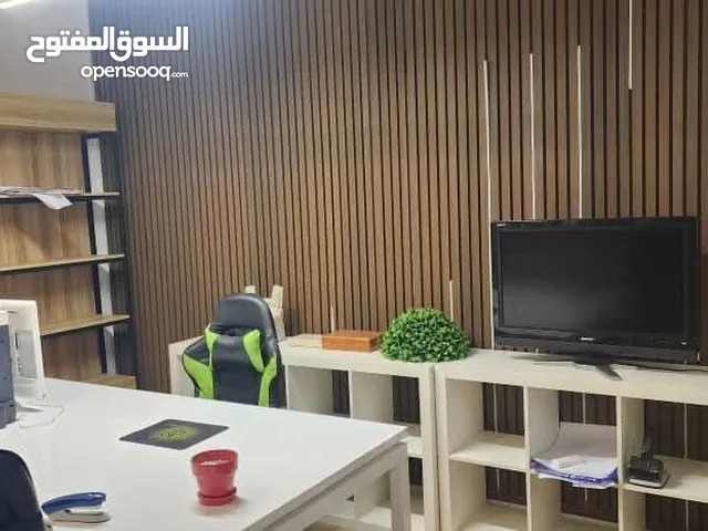 مكتب للإيجار مع الاثاث في بن علي صفة المطاعم