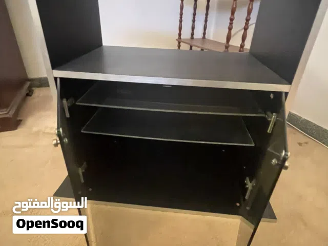 طاولة تلفزيون