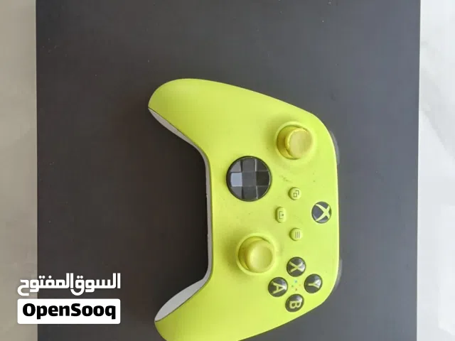 للبيع: Xbox One X مستعمل بحالة ممتازة