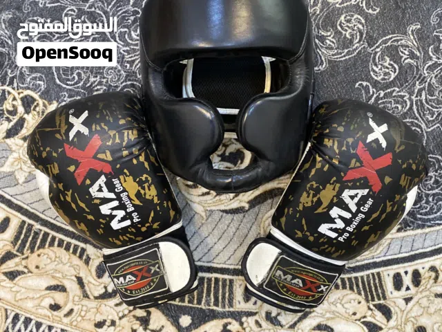 كفوف + خوذة ملاكمة أصليات باكستاني الخوذة جديدة والكفوف مال بالة اصلية