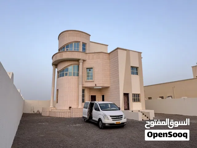 منزل للإيجار في البريمي – موقع مميز قريب من الجامعة
