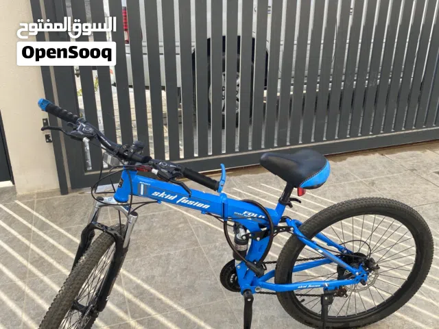 Skid Fusion 24 inch foldable mountain bike in excellent condition. With its helmet and it’s pump