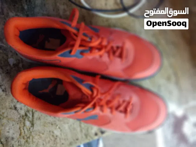 بوت رياضه من دبي  للبيع البوت بسعر حرق رن وما بقصر  البوت ملبوس مره واحده