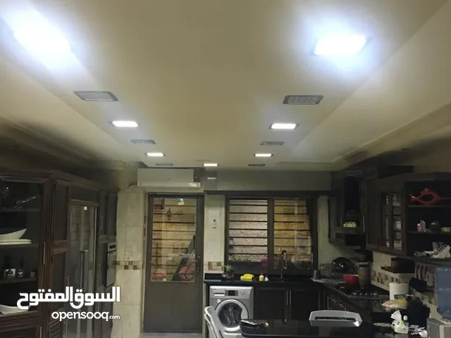 135 m2 3 Bedrooms Apartments for Sale in Amman Al Jandaweel