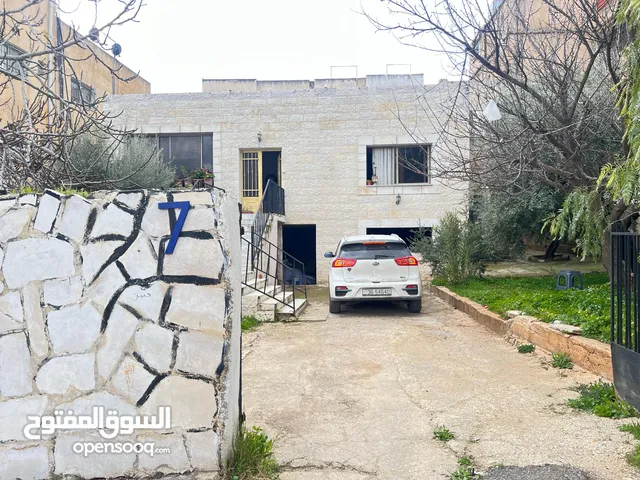 220 m2 More than 6 bedrooms Townhouse for Sale in Salt Al Balqa'