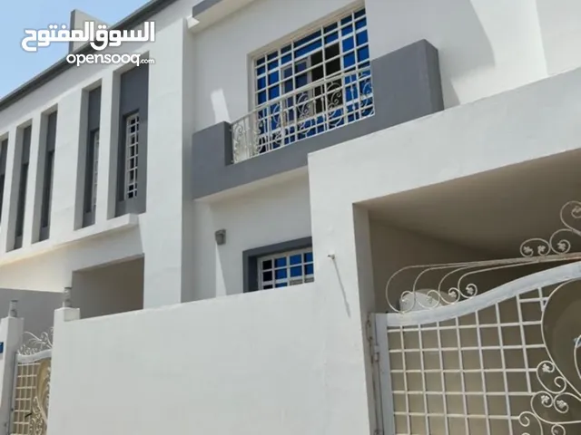 Unfurnished Yearly in Muscat Al-Hail