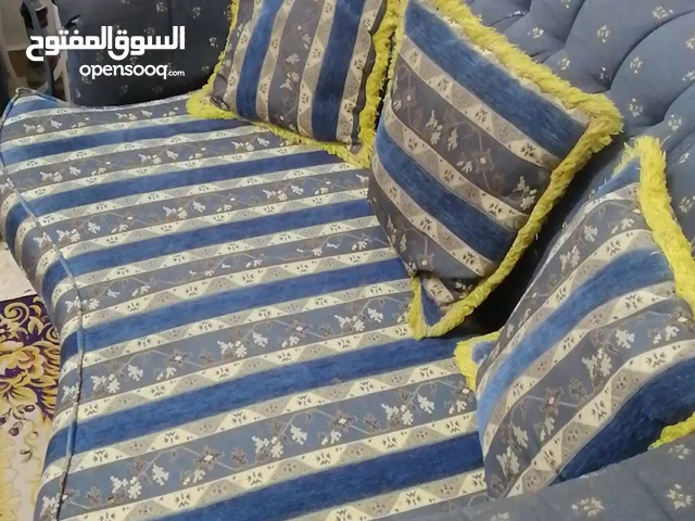 كنب سبعة مقاعد للبيع ب 50 دينار بضاحية الامير حسن بحالة جيده جدا