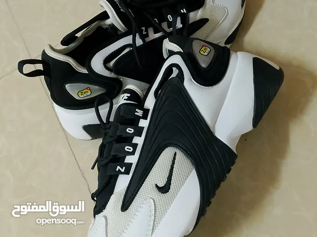 حذاء NIKE ZO AIR اصلي وارد اروبي وكاله لساته جديد غير مستخدم