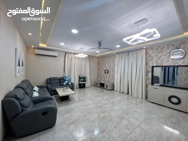 220 m2 4 Bedrooms Apartments for Rent in Muharraq Galaly