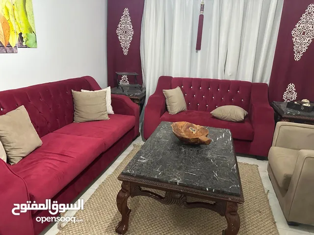 طقم كنب مع سفره للبيع