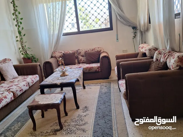 ,اعلان عرفتين جلوس مع كامل الاغراض في الصور