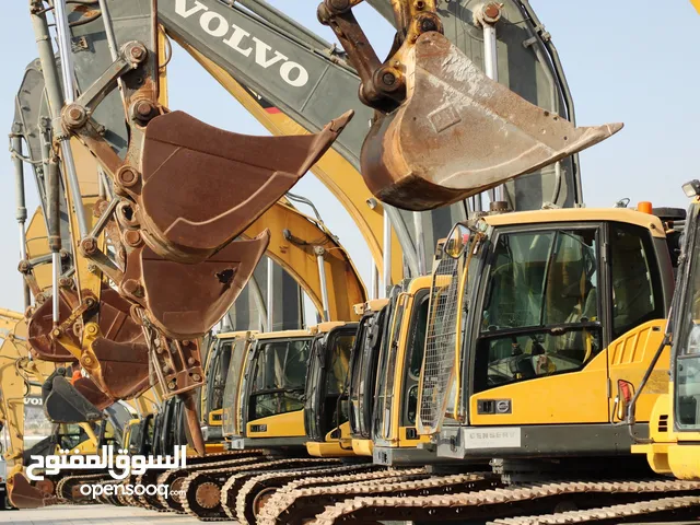 معرض نجمة الطريق دبي الروية 3 معرض رقم 43 يترفر لدينا جميع انواع المعدات الثقيلة والشاحنات والمضخات