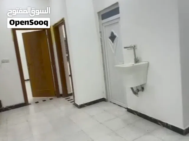 شقة سكنية حديثة ديلوكس تؤجر للعوائل الصغيرة و المتزوجين حديثا في الساعي