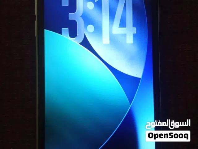 تلفون ايفون11العادي ما مبطل و نضيف بس نسبة البطارية 76