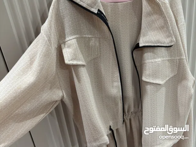 طقم فستان مع جاكيت لون بيج مقاس L