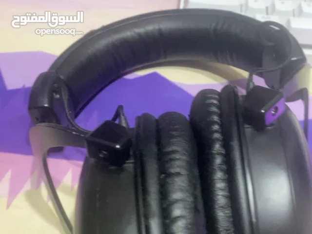 Headphones and mouse سماعات و ماوس