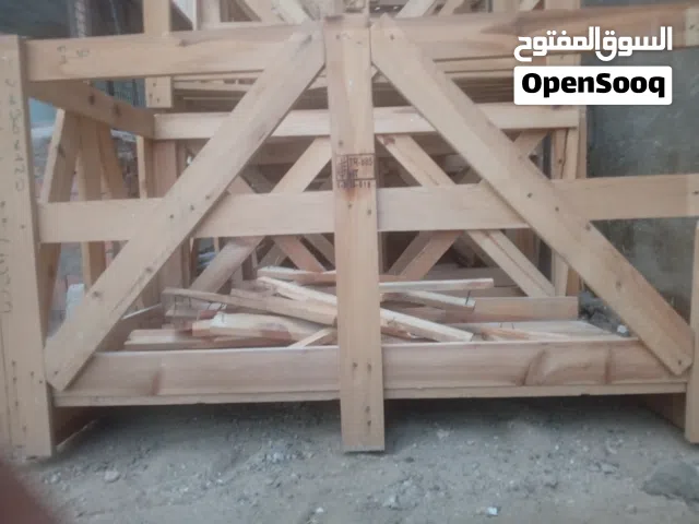 قفص أو خشب للبيع بس الرتب قفص موجود خير من الله وسعر مناسب اخوان يفيدكم هذن اقفاصة يخبلن
