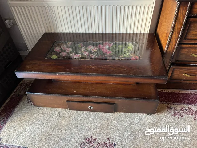 طقم طاولات غرفة جلوس للبيع بحاله جيده