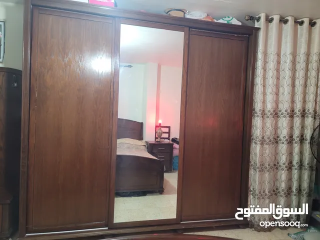 غرفة نوم للبيع (استعمال بسيط)
