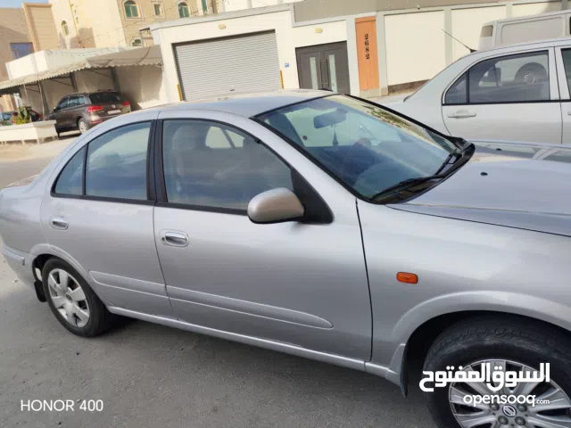 Nissan sunny ex saloon car for sale