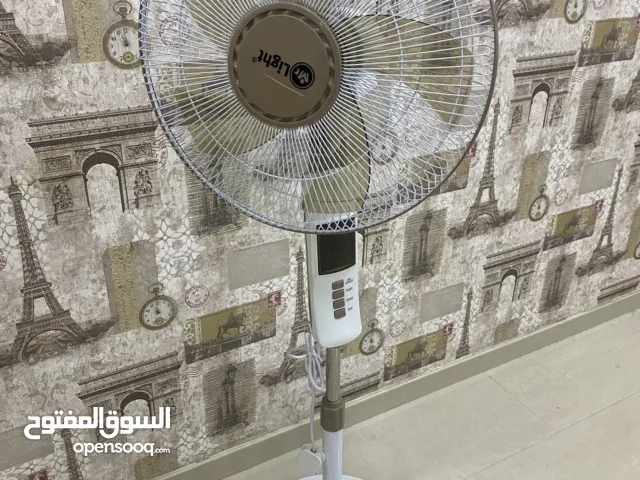 مروحه عموديه بحالة ممتازه