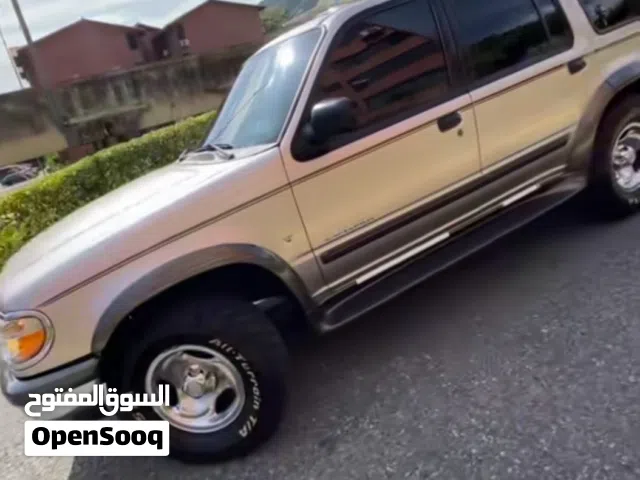 فورد اكسبلور محرك v6 40 قطع غيار تامه صاله ومحرك وكمبيو ويوجد محركات وكل شي للهيكل موديل1998و2000