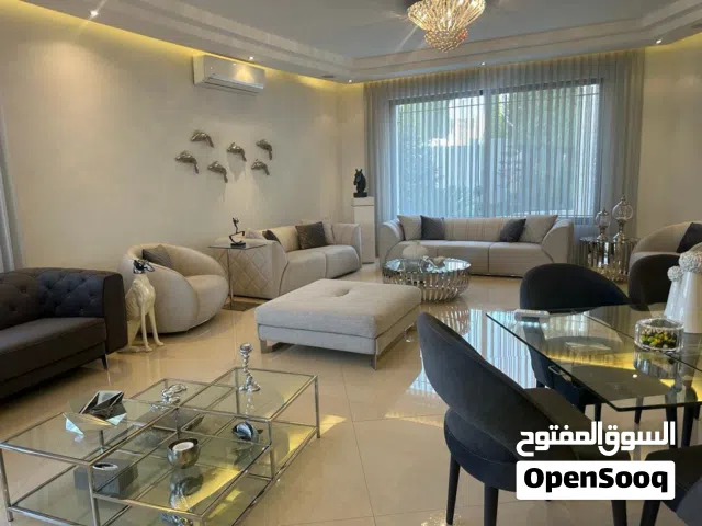 642 m2 5 Bedrooms Villa for Sale in Amman Al-Thuheir