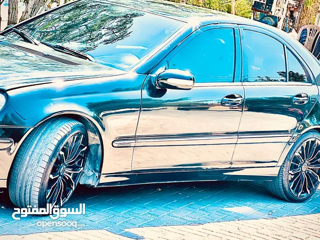 مرسيدس ديزل موديل 2004 في الكراتين